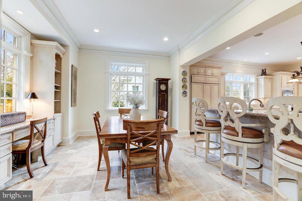 COUNTRY CLUB HILLS - Residential