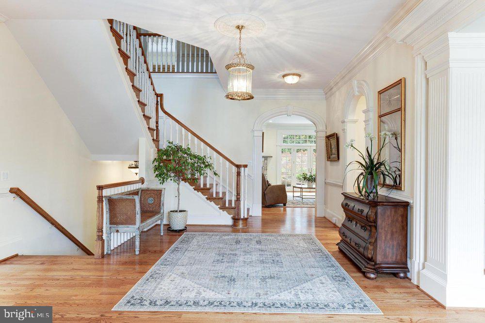 COUNTRY CLUB HILLS - Residential