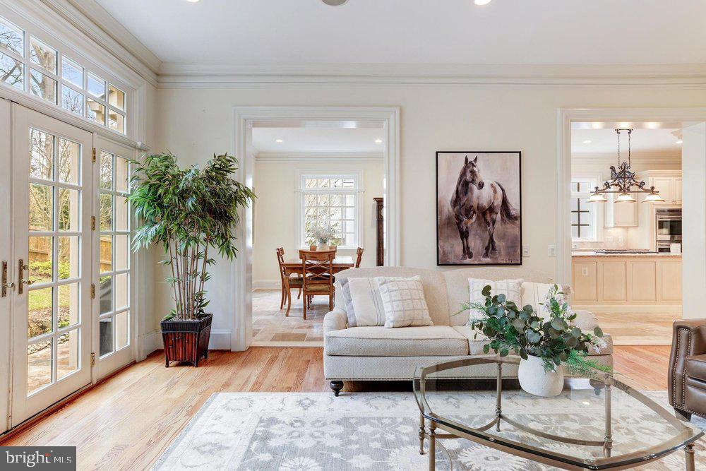 COUNTRY CLUB HILLS - Residential