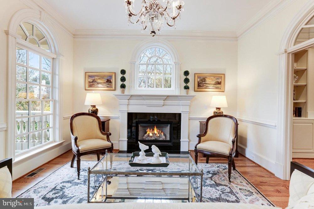 COUNTRY CLUB HILLS - Residential