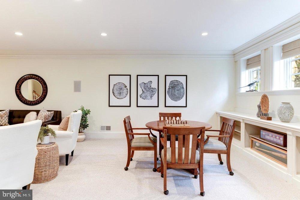 COUNTRY CLUB HILLS - Residential