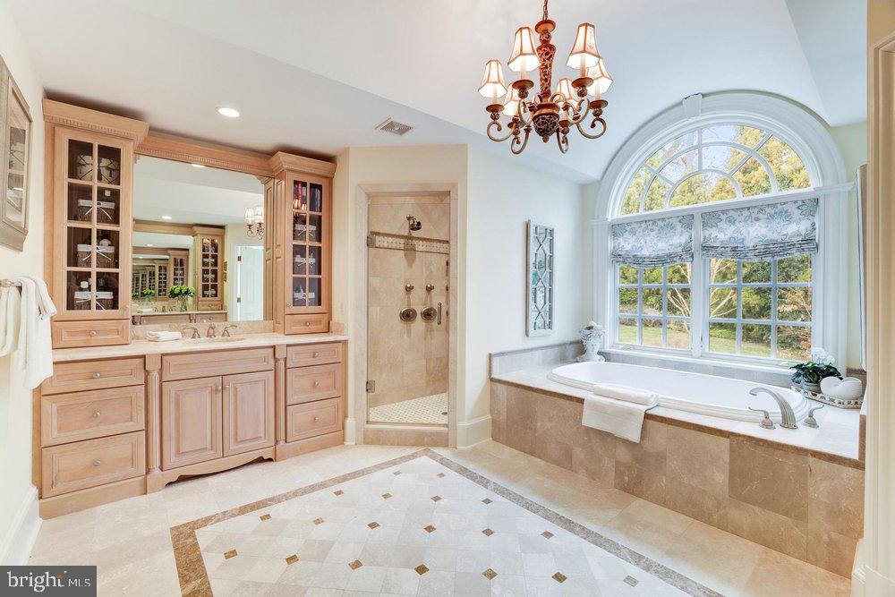 COUNTRY CLUB HILLS - Residential