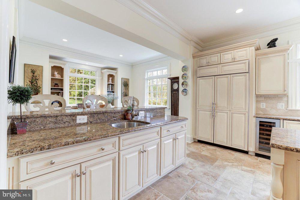 COUNTRY CLUB HILLS - Residential