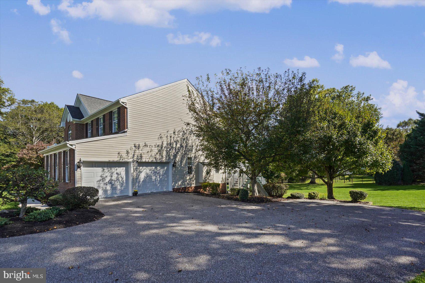 2301 THETFORD COURT
