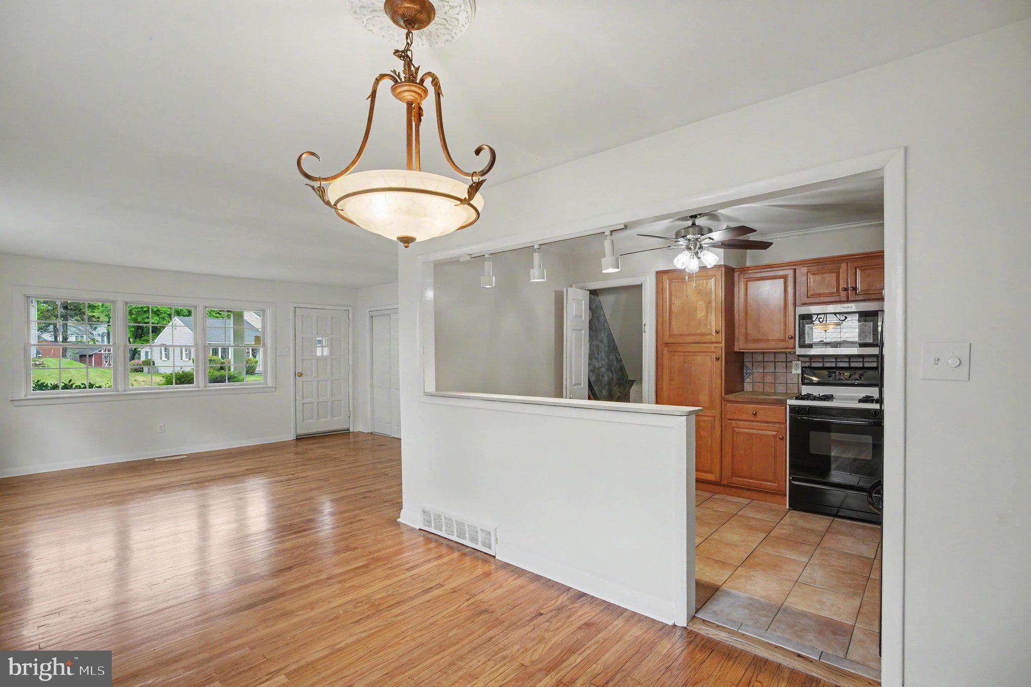 LAWRENCE PARK - Residential