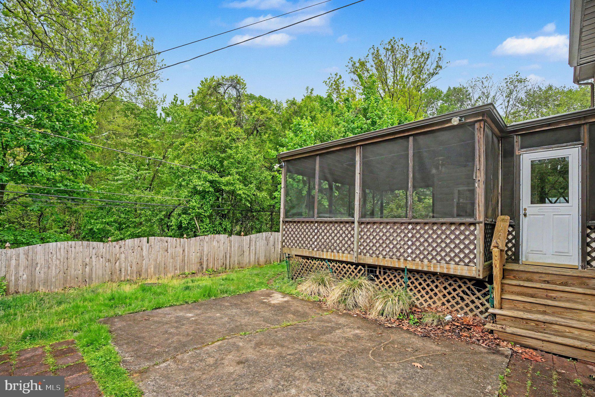 LAWRENCE PARK - Residential