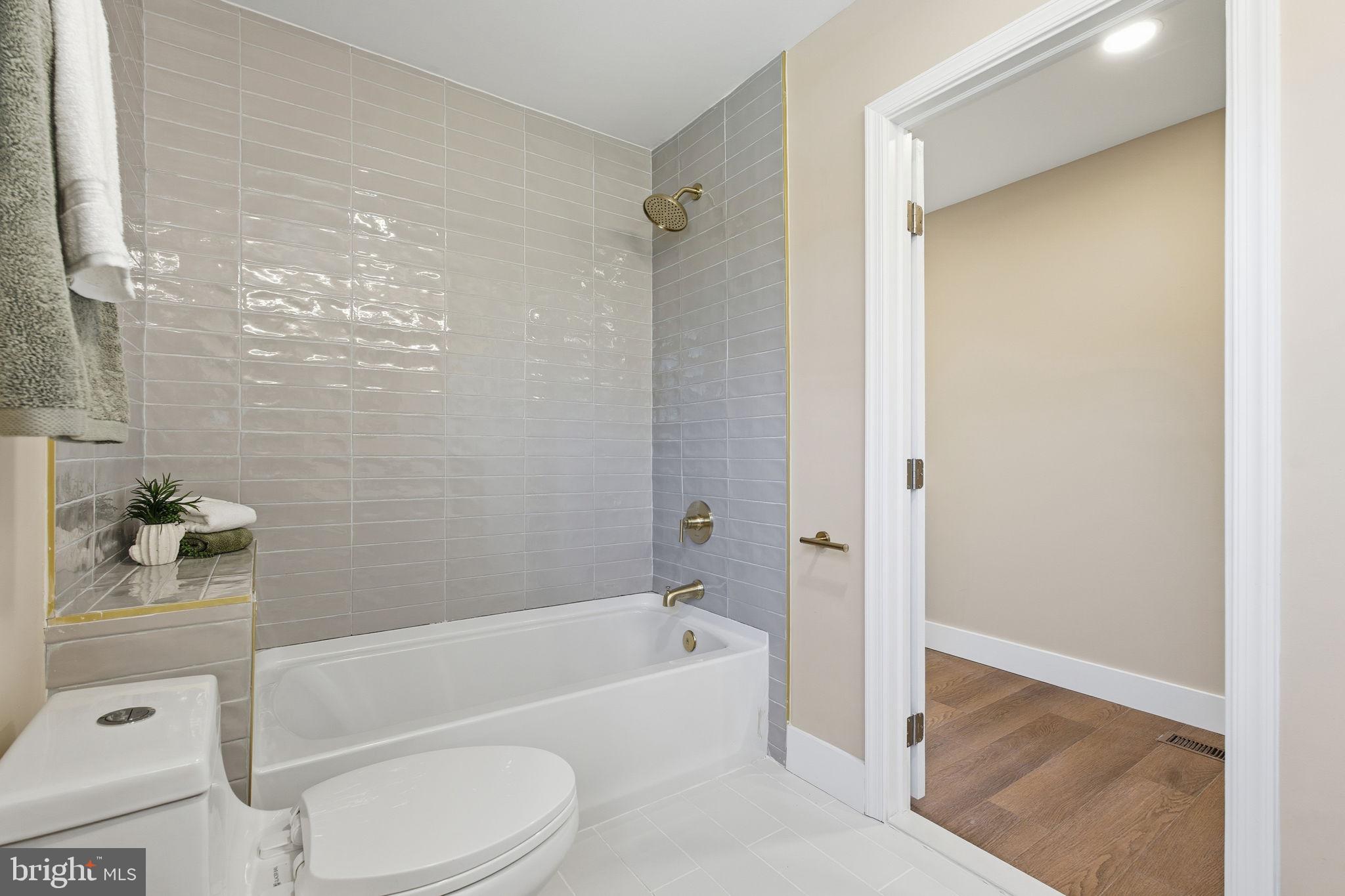 WAYSIDE ESTATES - Residential