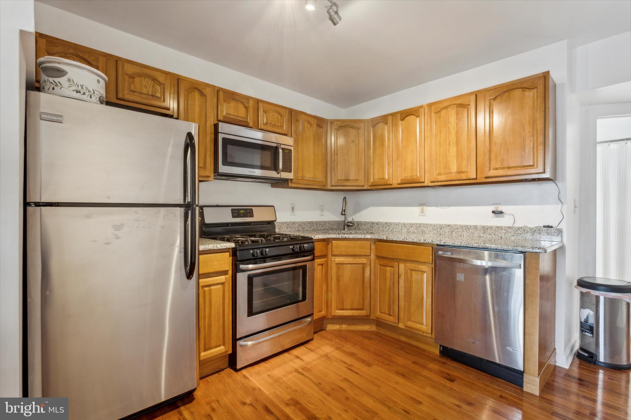 PASSYUNK SQUARE - Residential Income