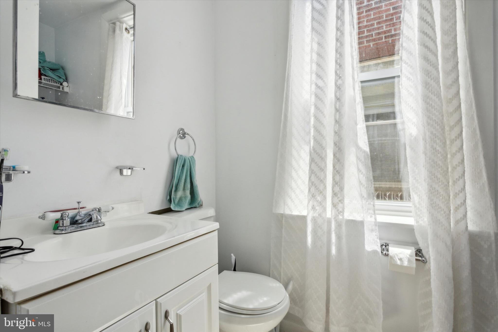 PASSYUNK SQUARE - Residential Income