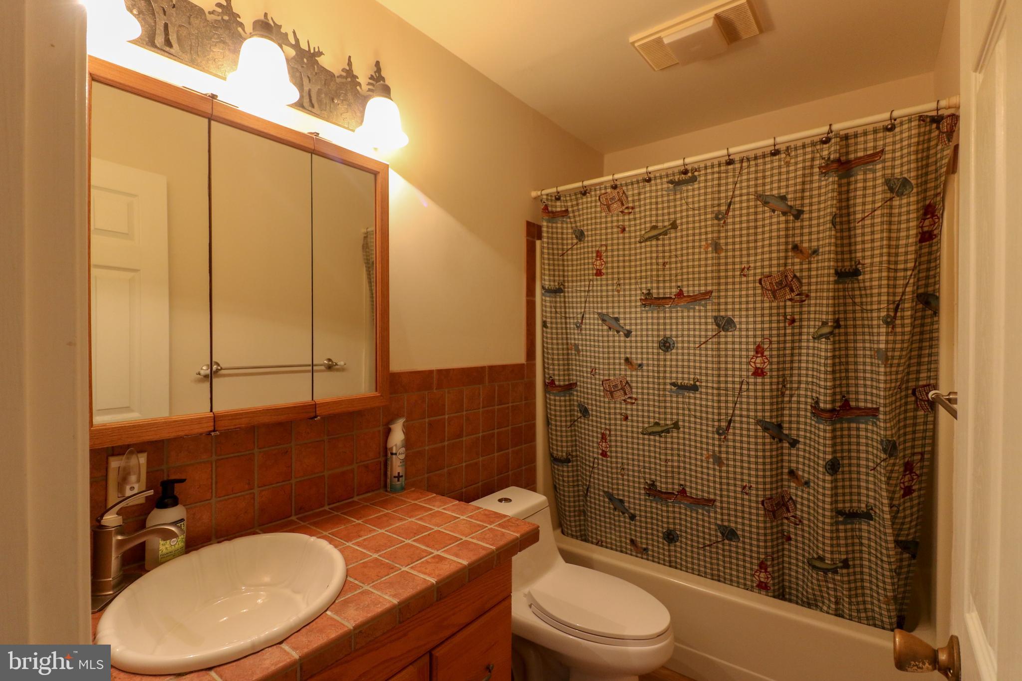 SHORT MOUNTAIN VILLAGE - Residential