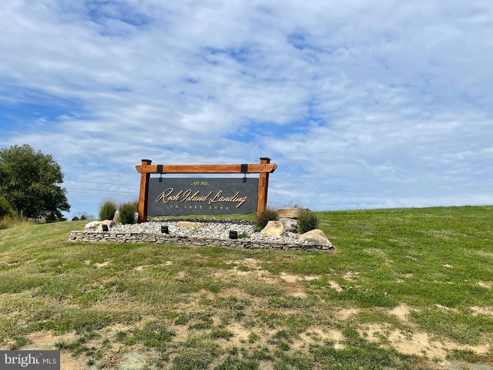 ROCK ISLAND LANDING - Residential