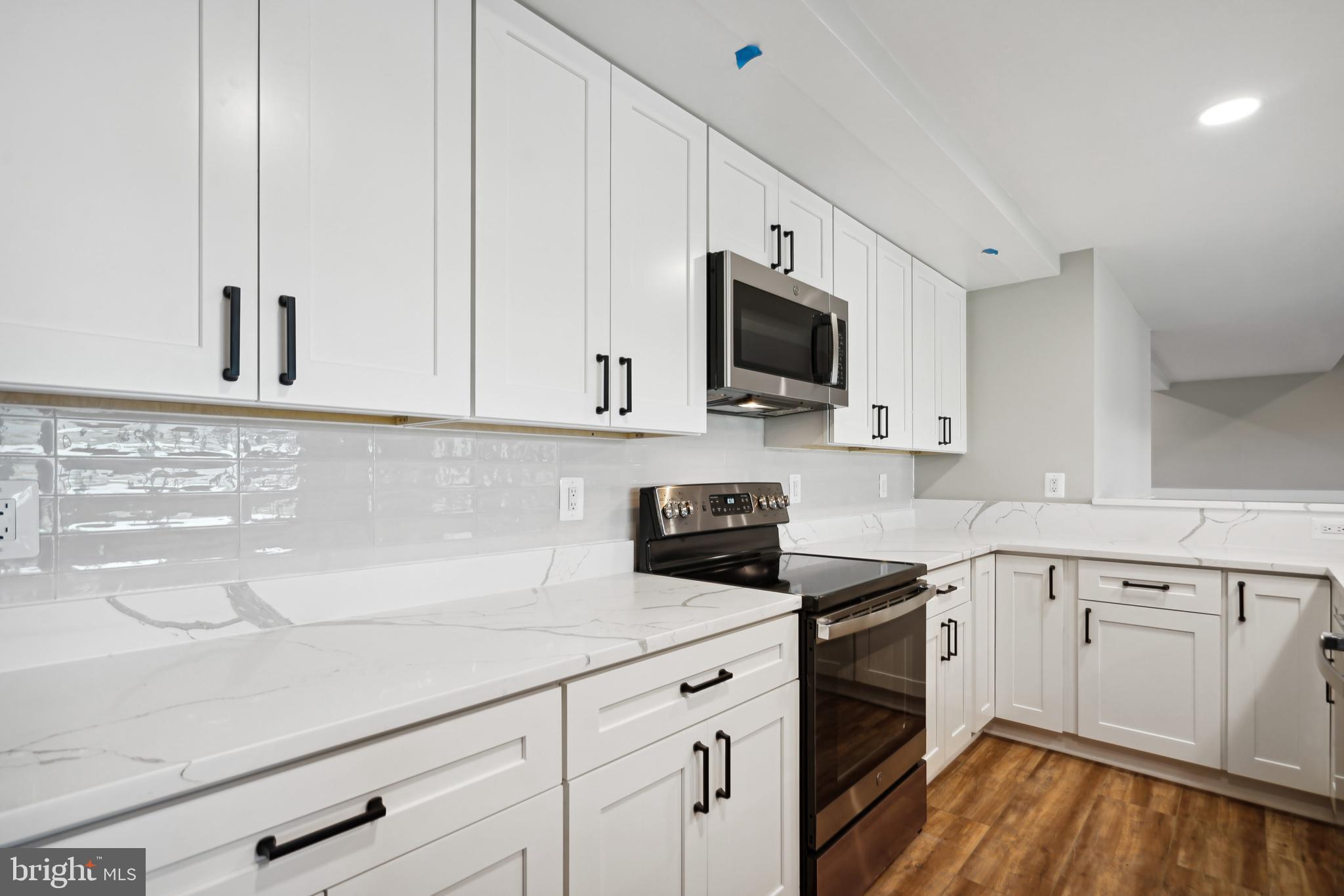 ROCK ISLAND LANDING - Residential