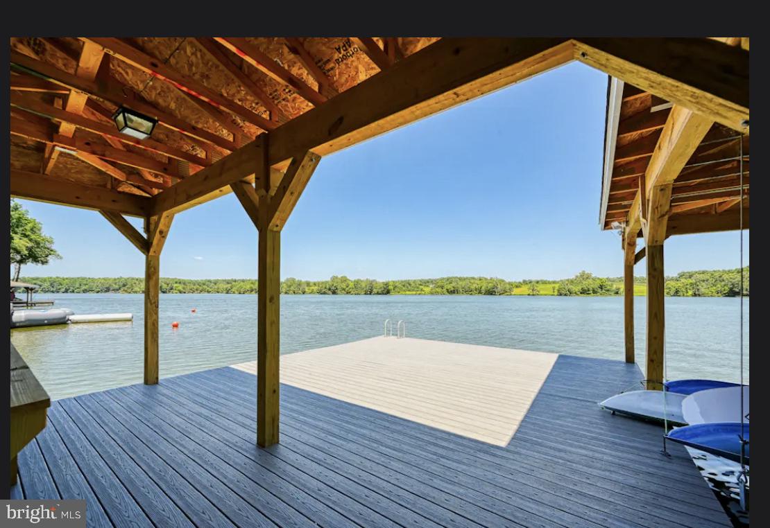 ROCK ISLAND LANDING - Residential