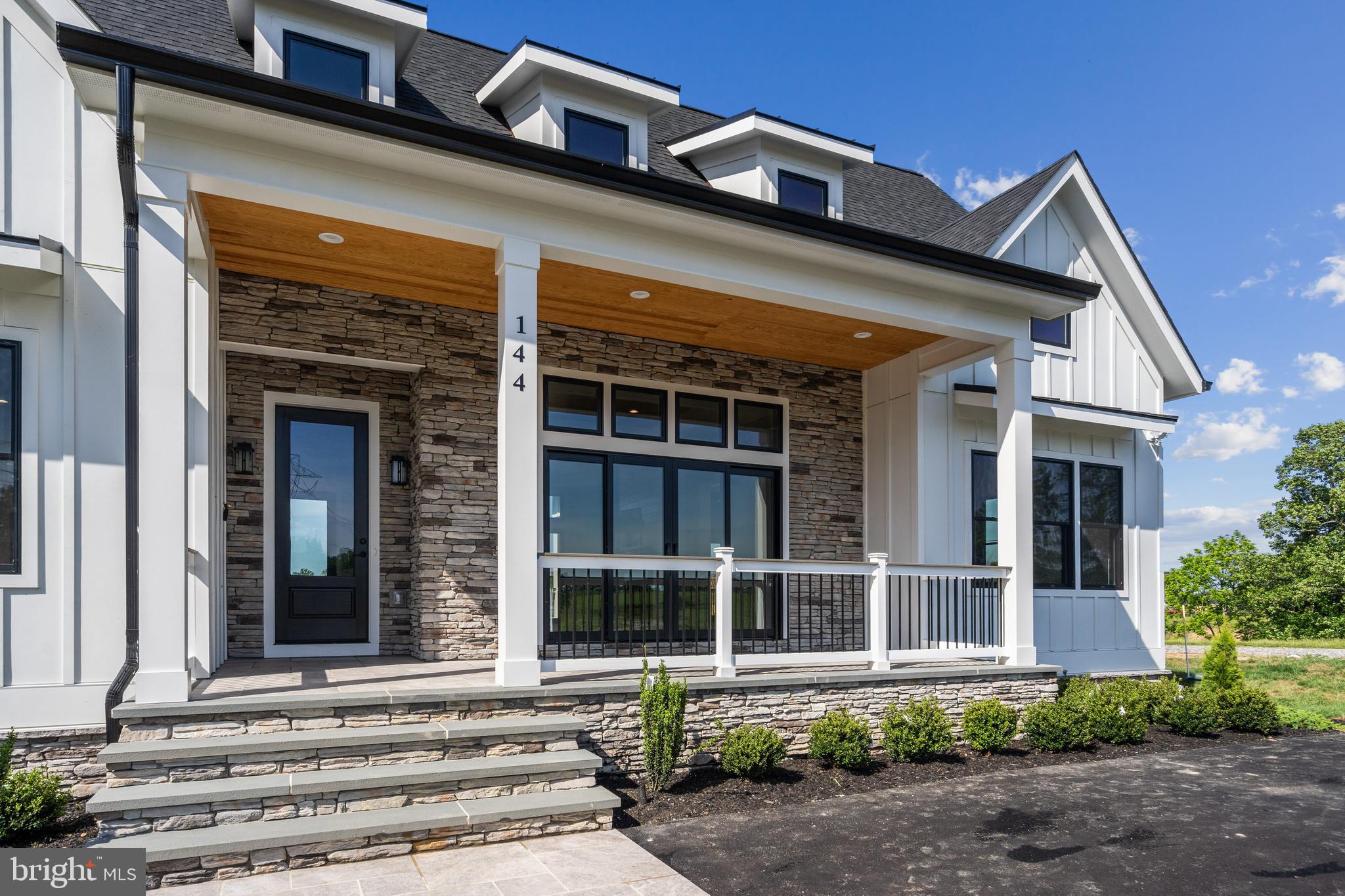 ROCK ISLAND LANDING - Residential