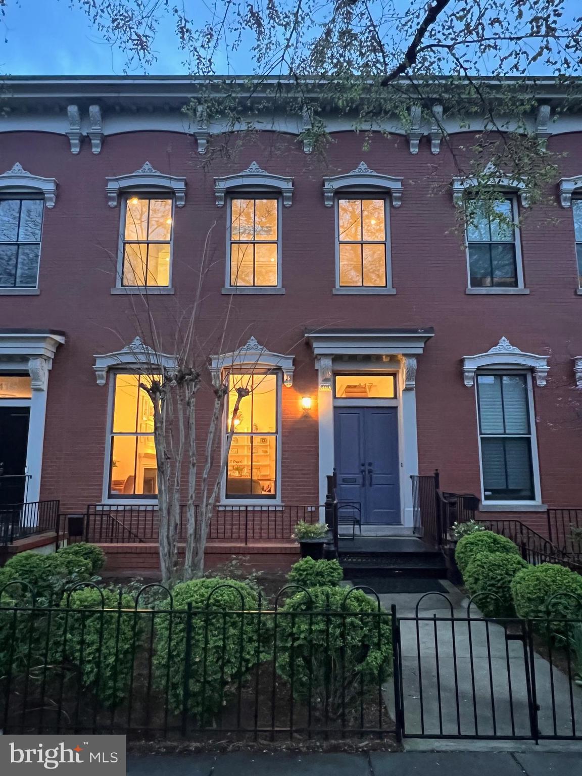 417 G STREET SE