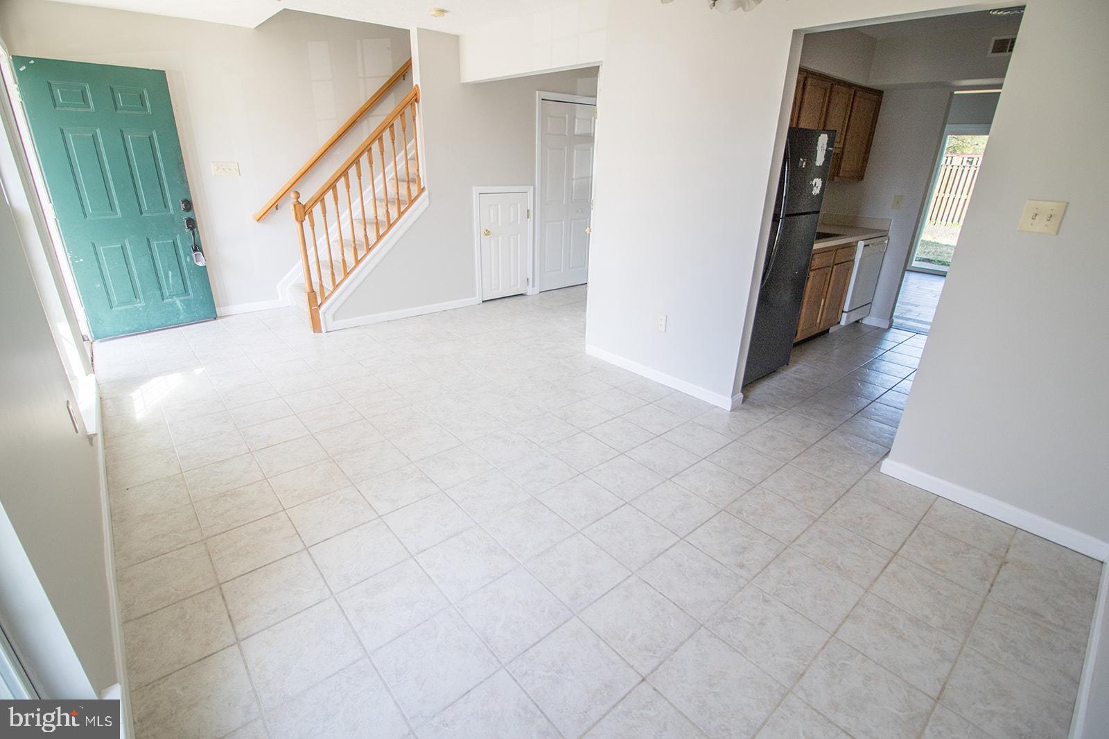 SOUTHGATE CENTER - Residential