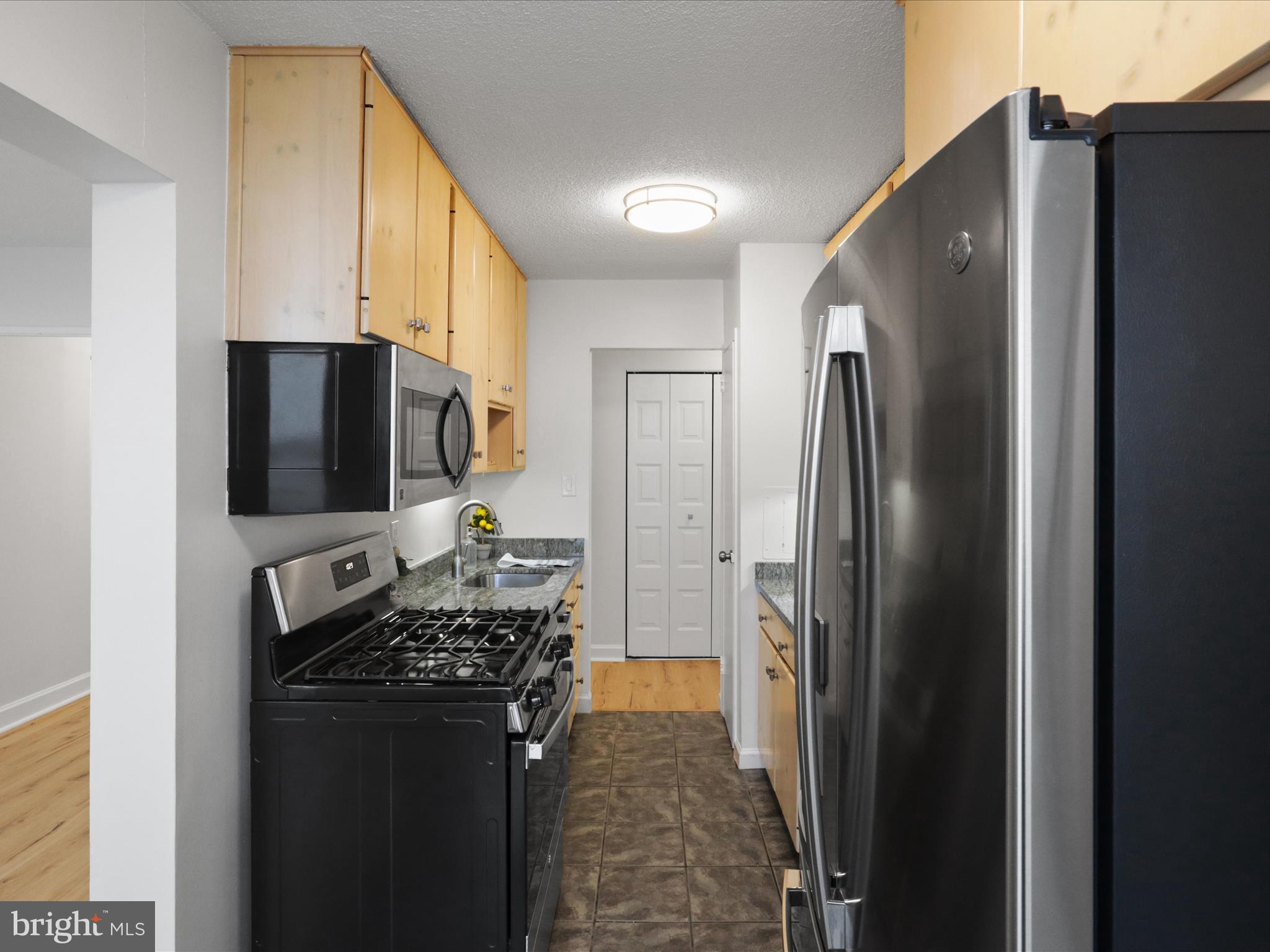 MARINA TOWERS - Residential