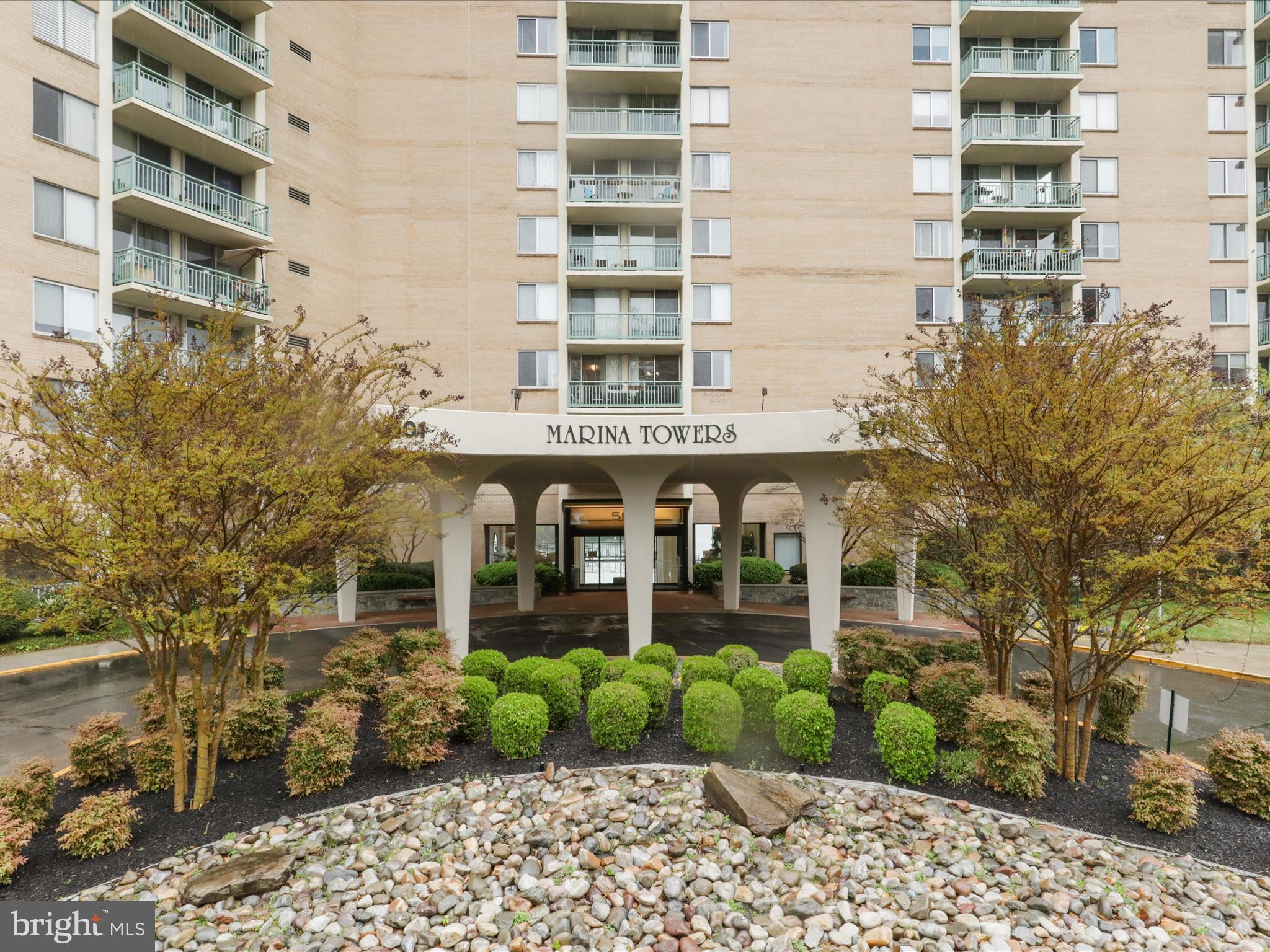 MARINA TOWERS - Residential