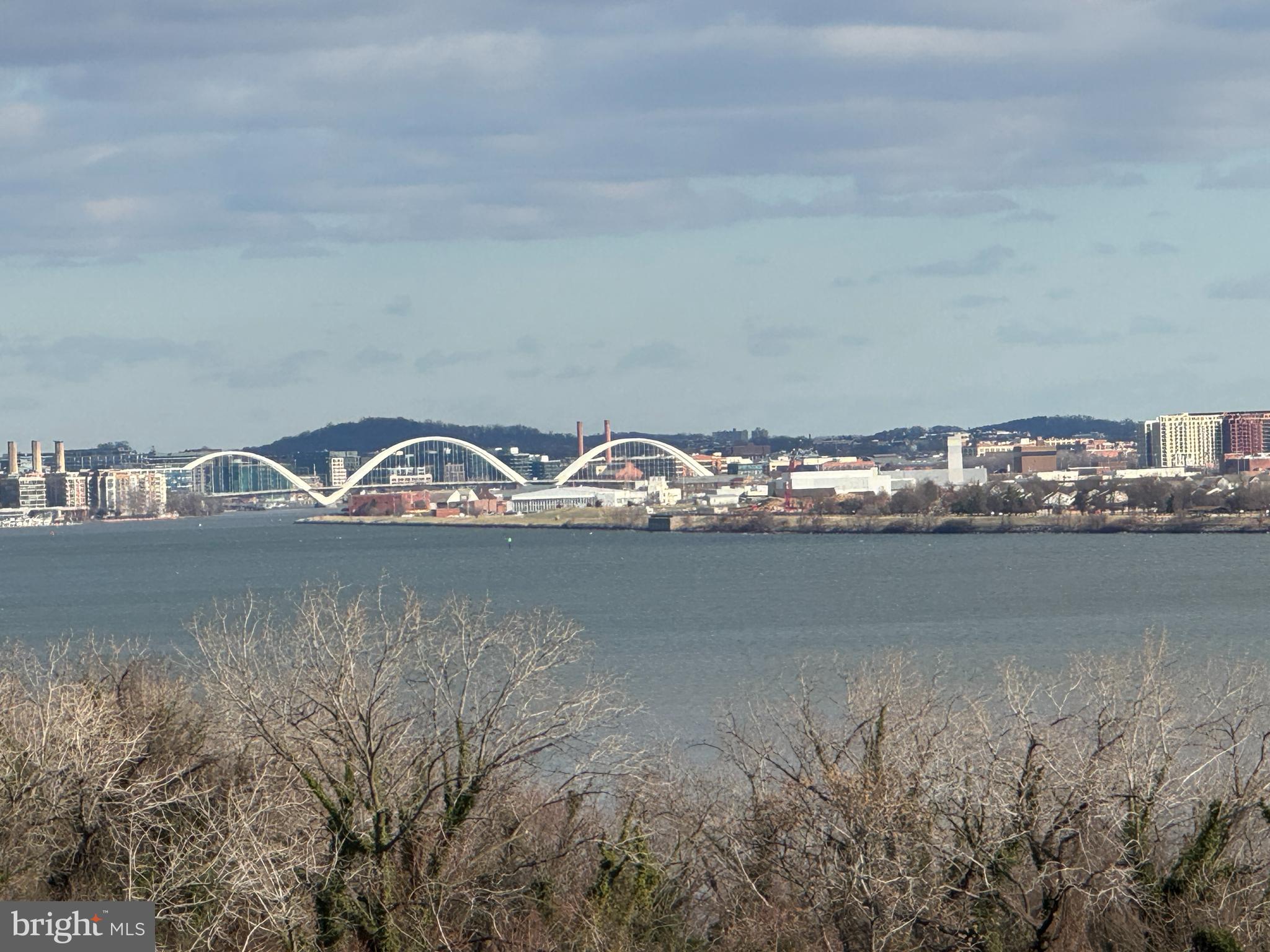 MARINA TOWERS - Residential