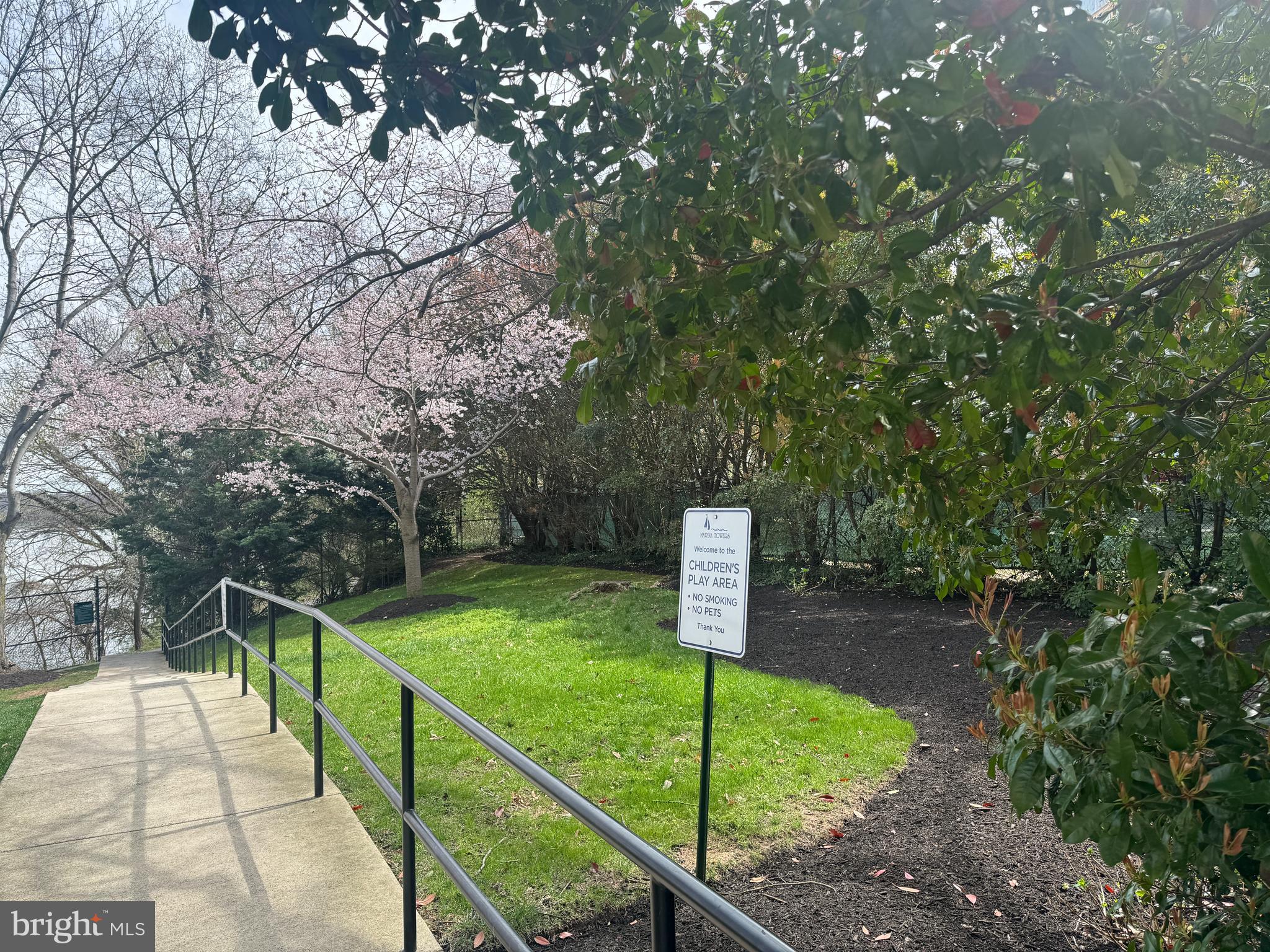 MARINA TOWERS - Residential