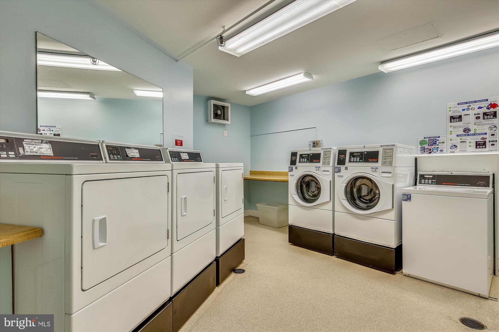 MARINA TOWERS - Residential