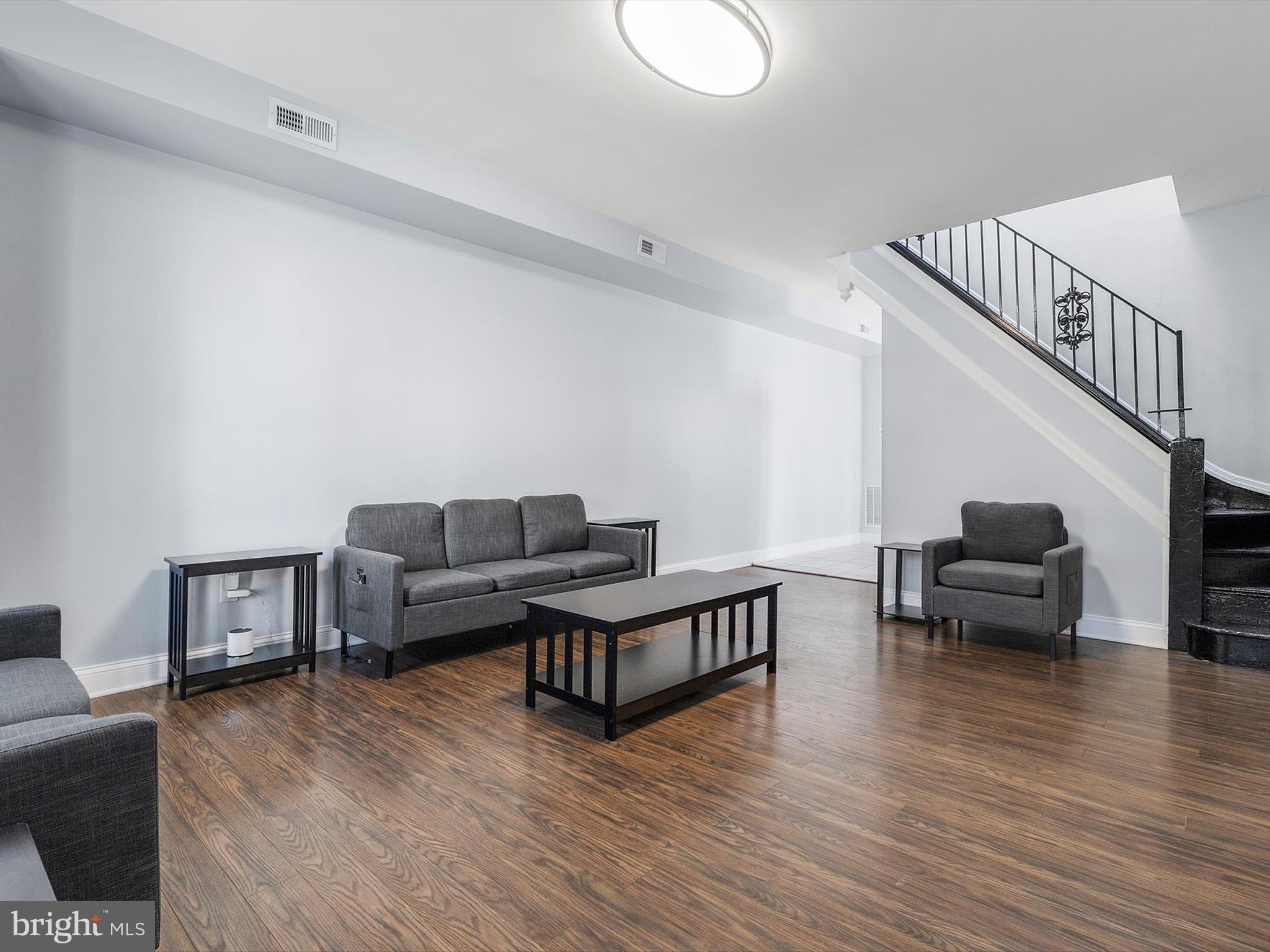 LITTLE ITALY - Residential Lease