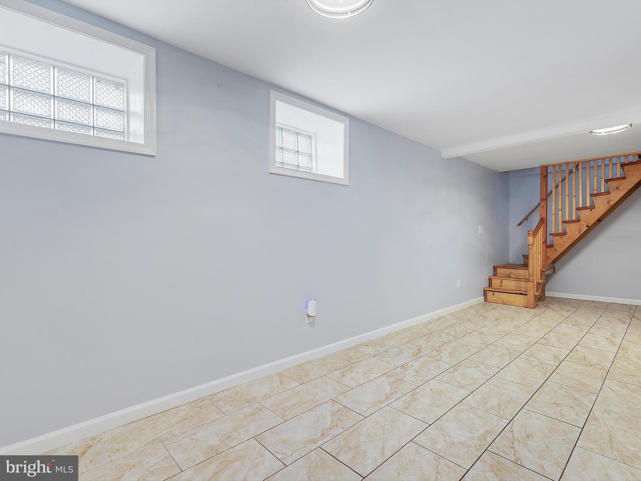 LITTLE ITALY - Residential Lease