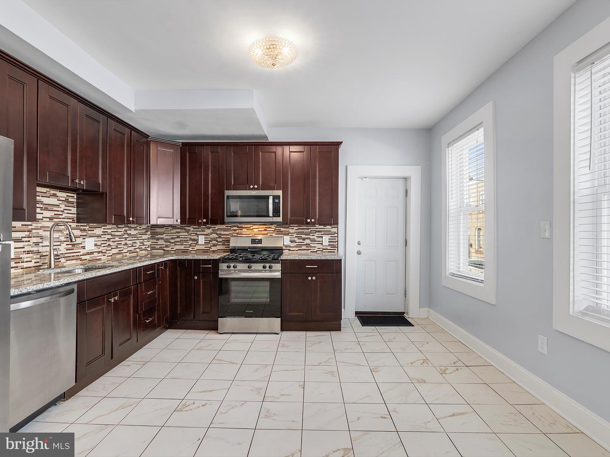 LITTLE ITALY - Residential Lease