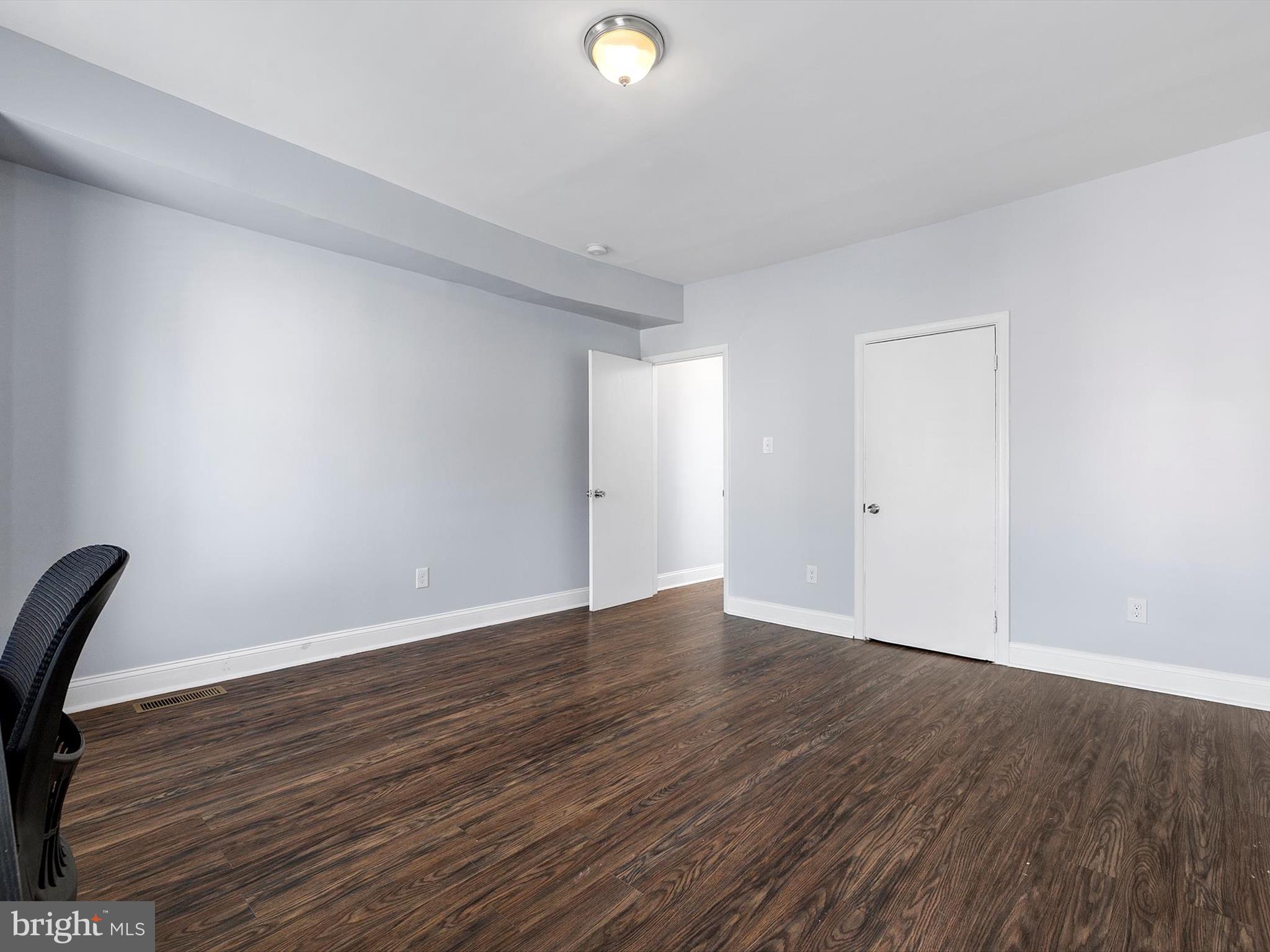 LITTLE ITALY - Residential Lease