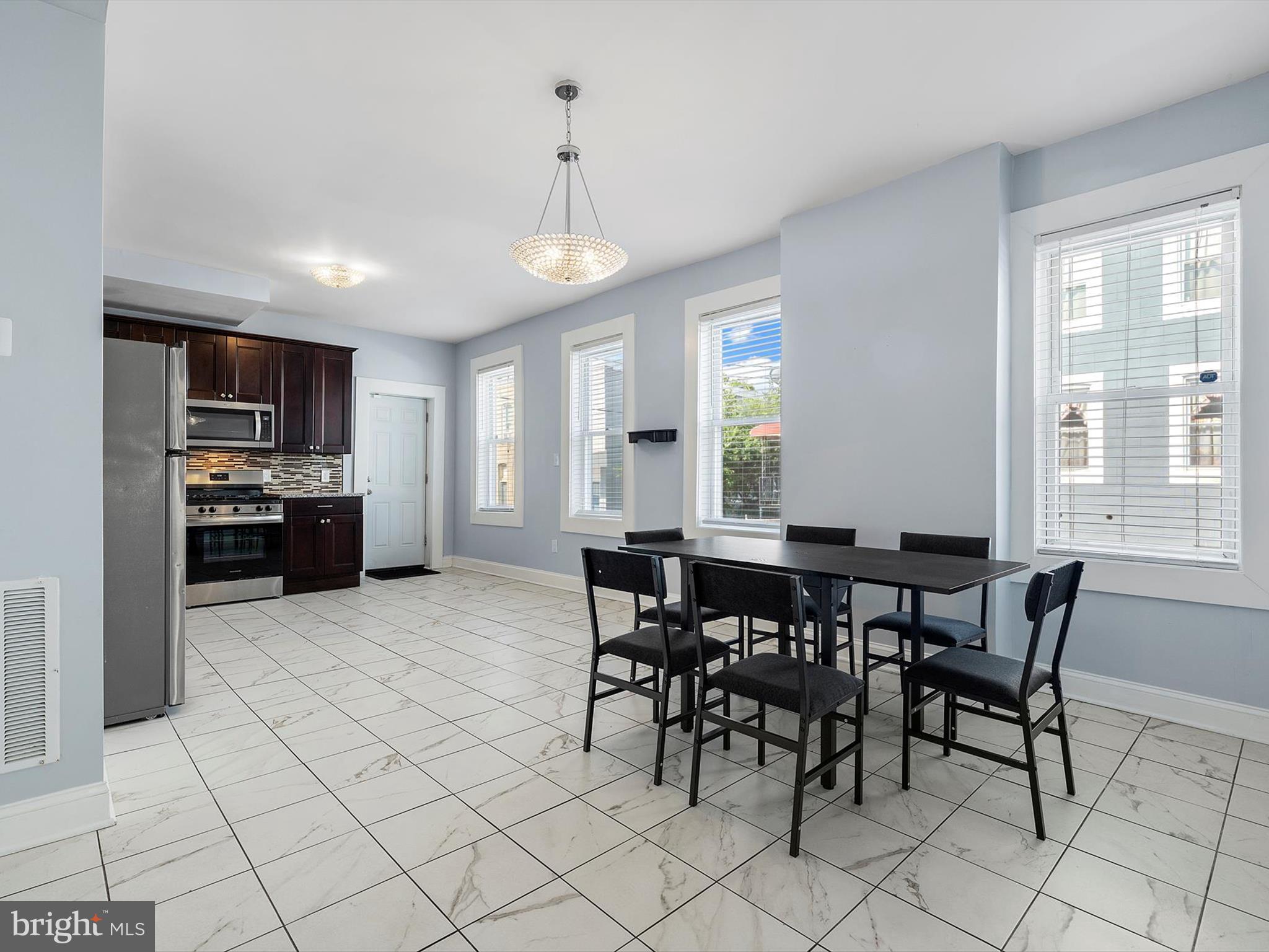 LITTLE ITALY - Residential Lease