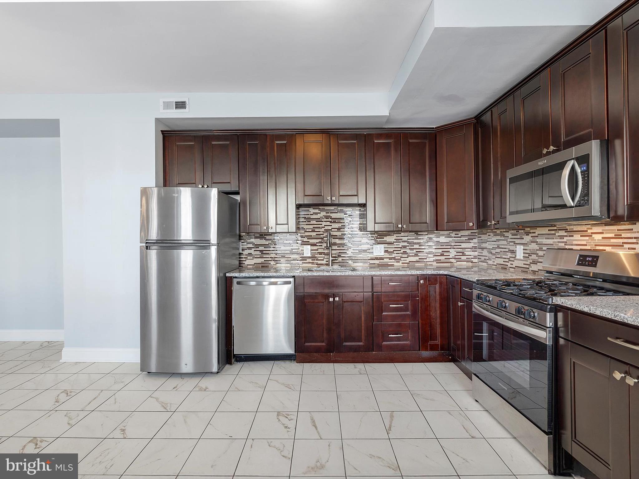LITTLE ITALY - Residential Lease