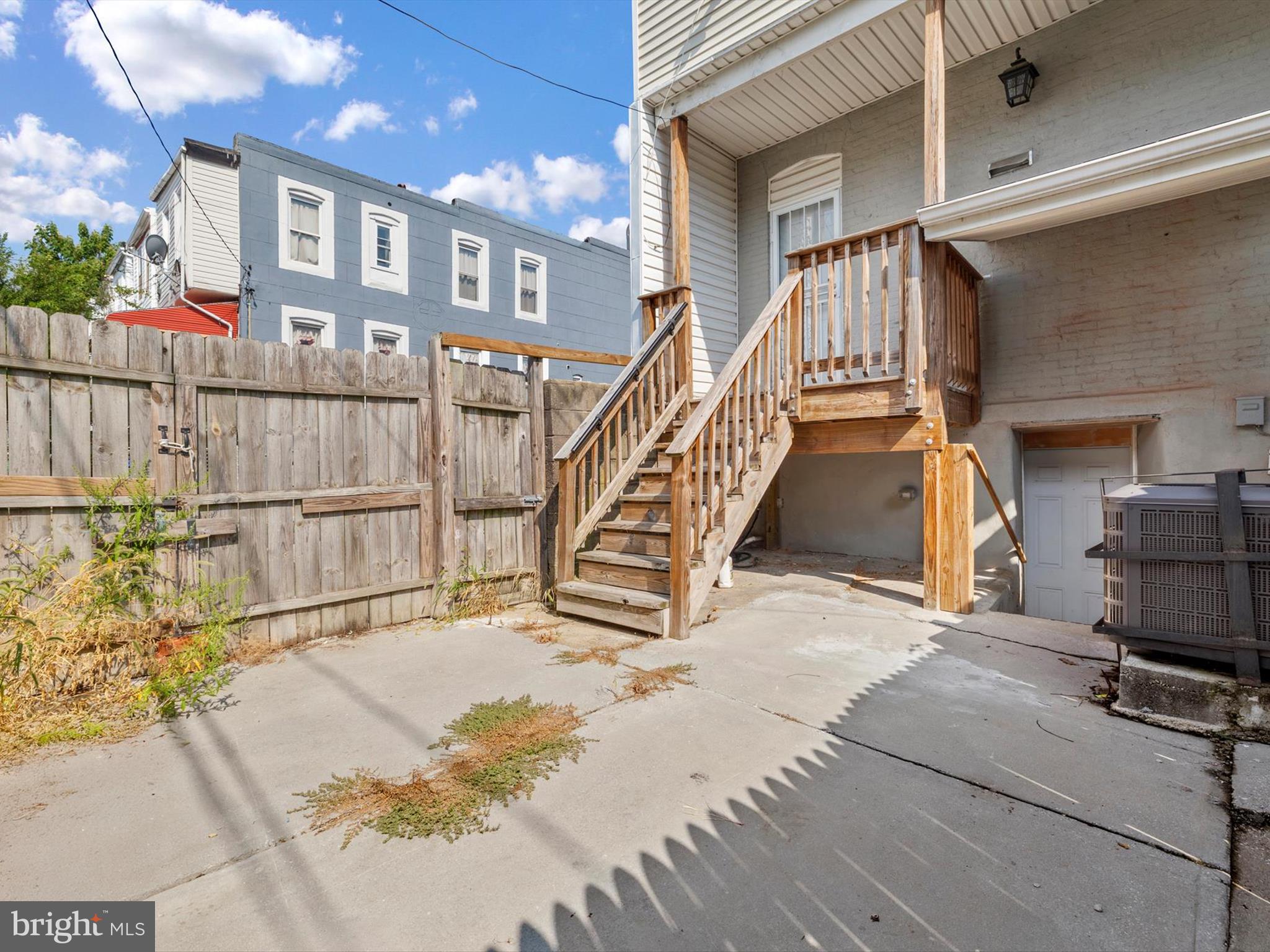 LITTLE ITALY - Residential Lease