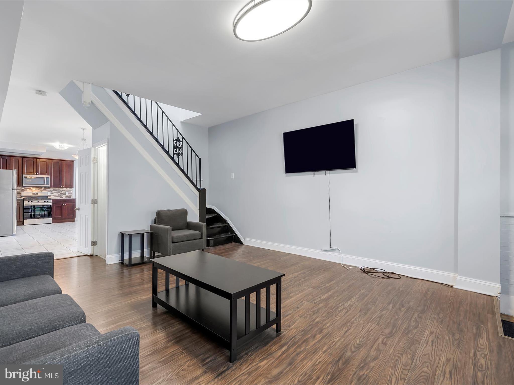 LITTLE ITALY - Residential Lease