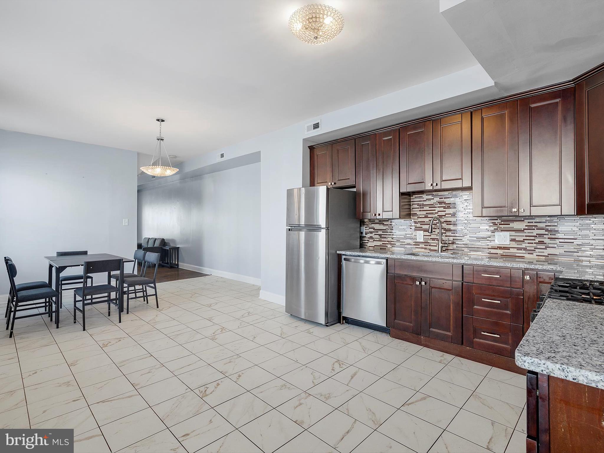 LITTLE ITALY - Residential Lease