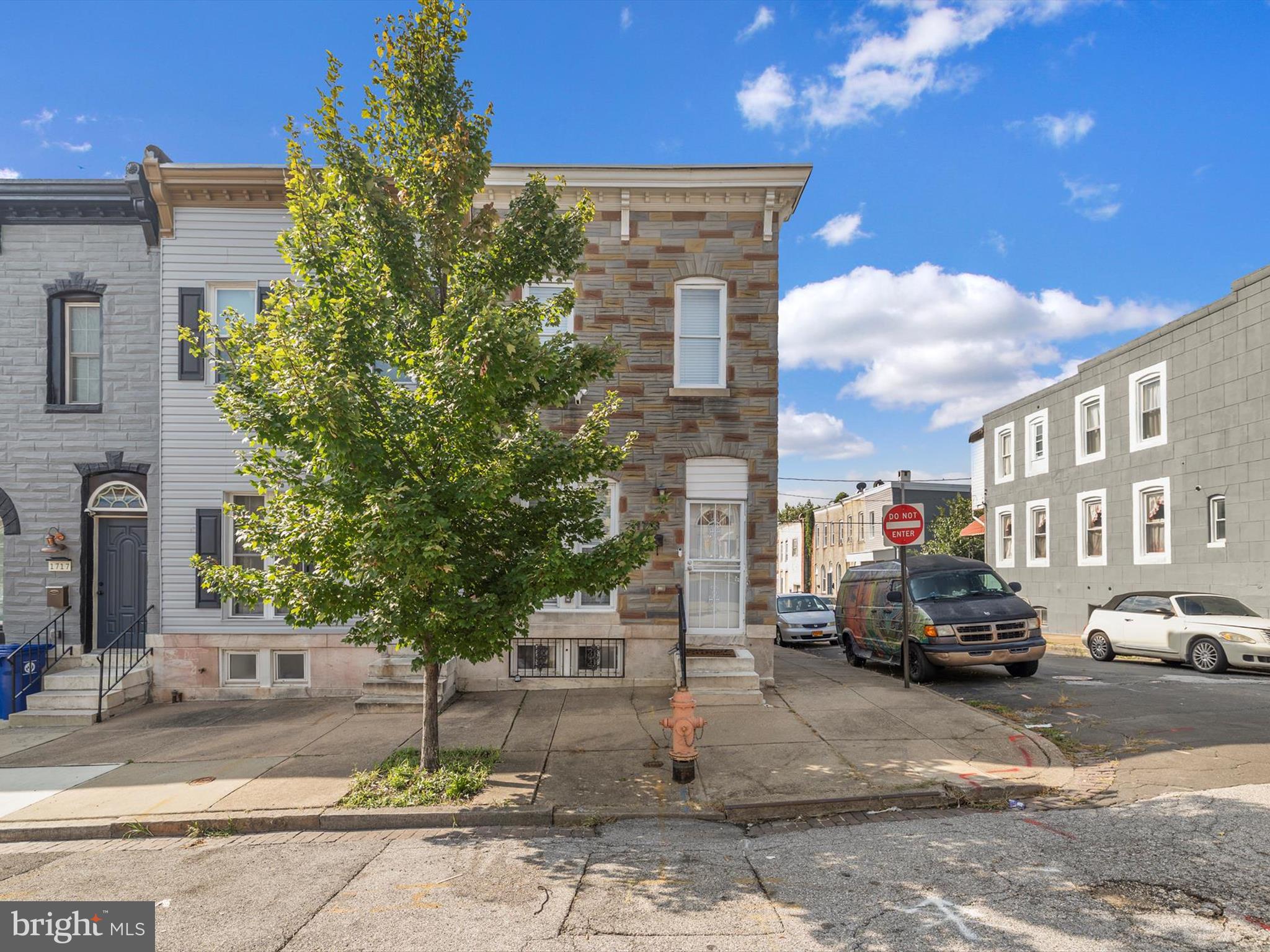 LITTLE ITALY - Residential Lease