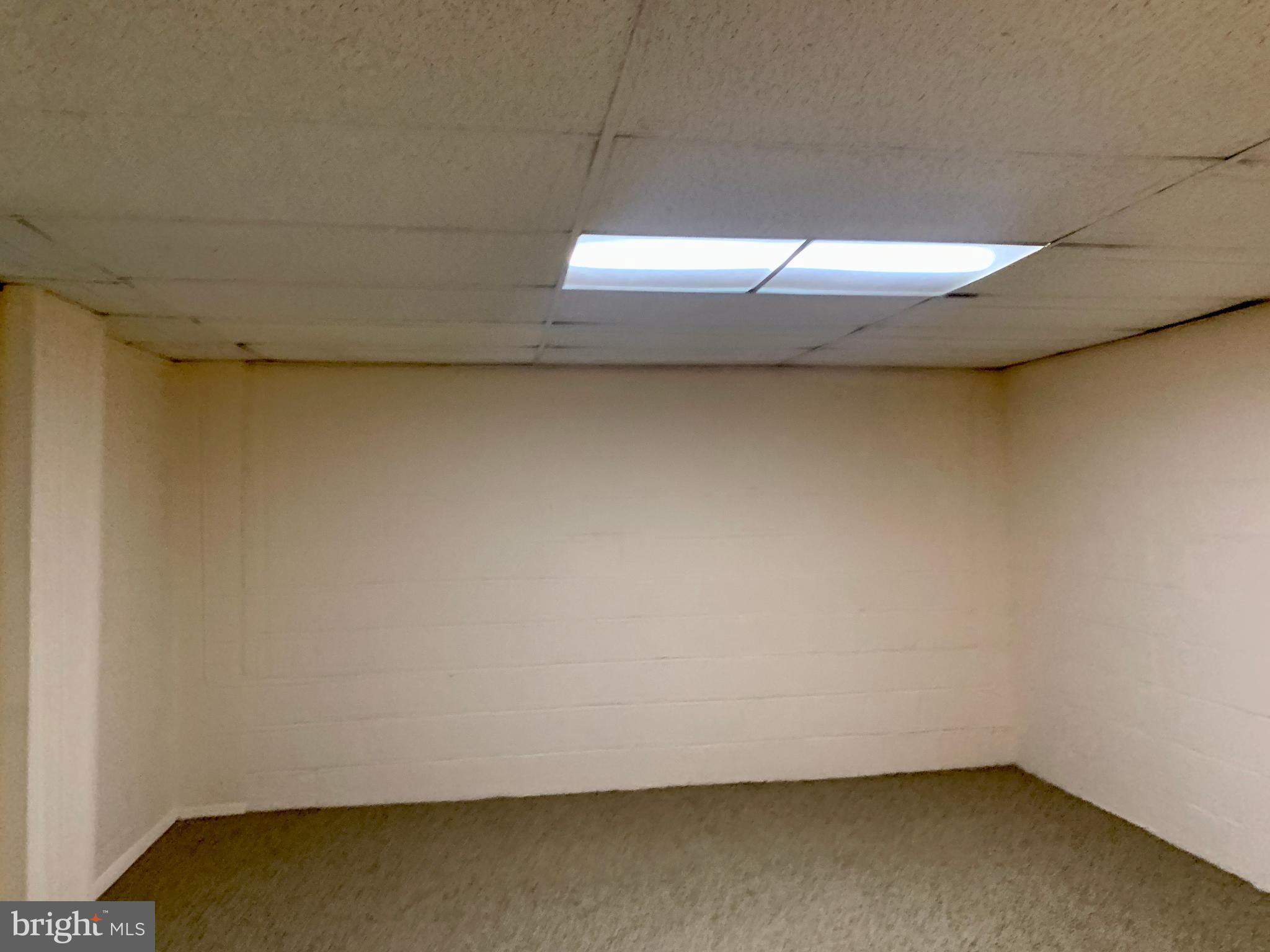 DUNN LORING WOODS - Residential Lease