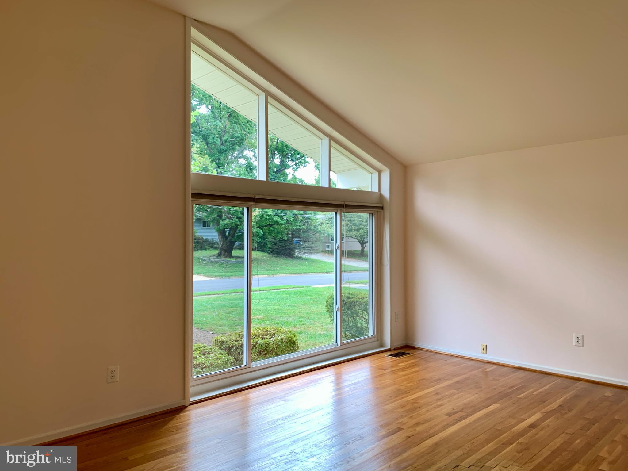 DUNN LORING WOODS - Residential Lease