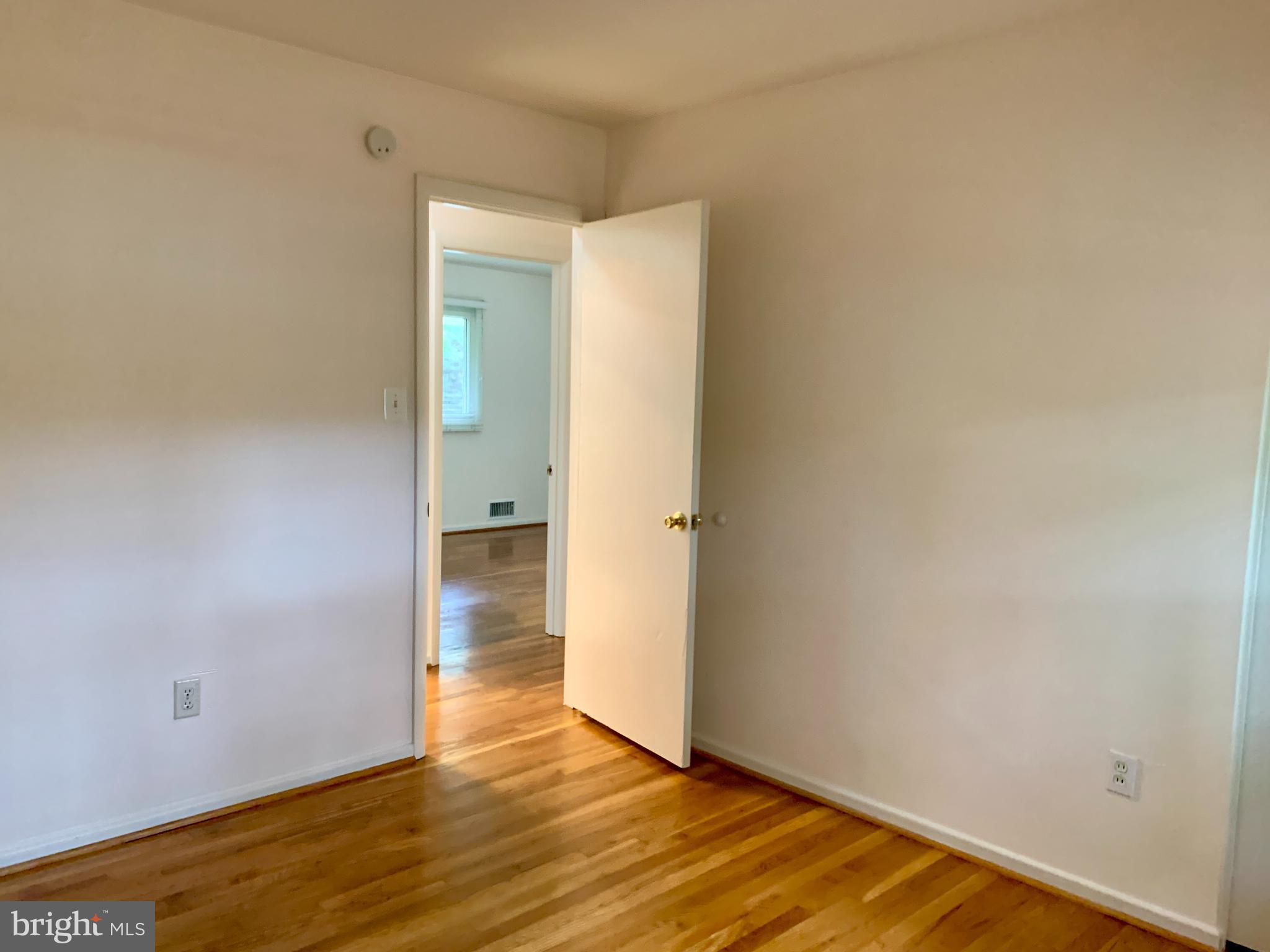 DUNN LORING WOODS - Residential Lease