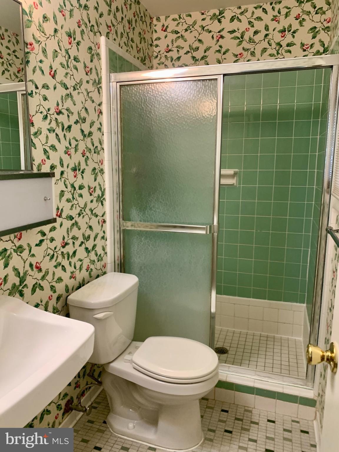 DUNN LORING WOODS - Residential Lease