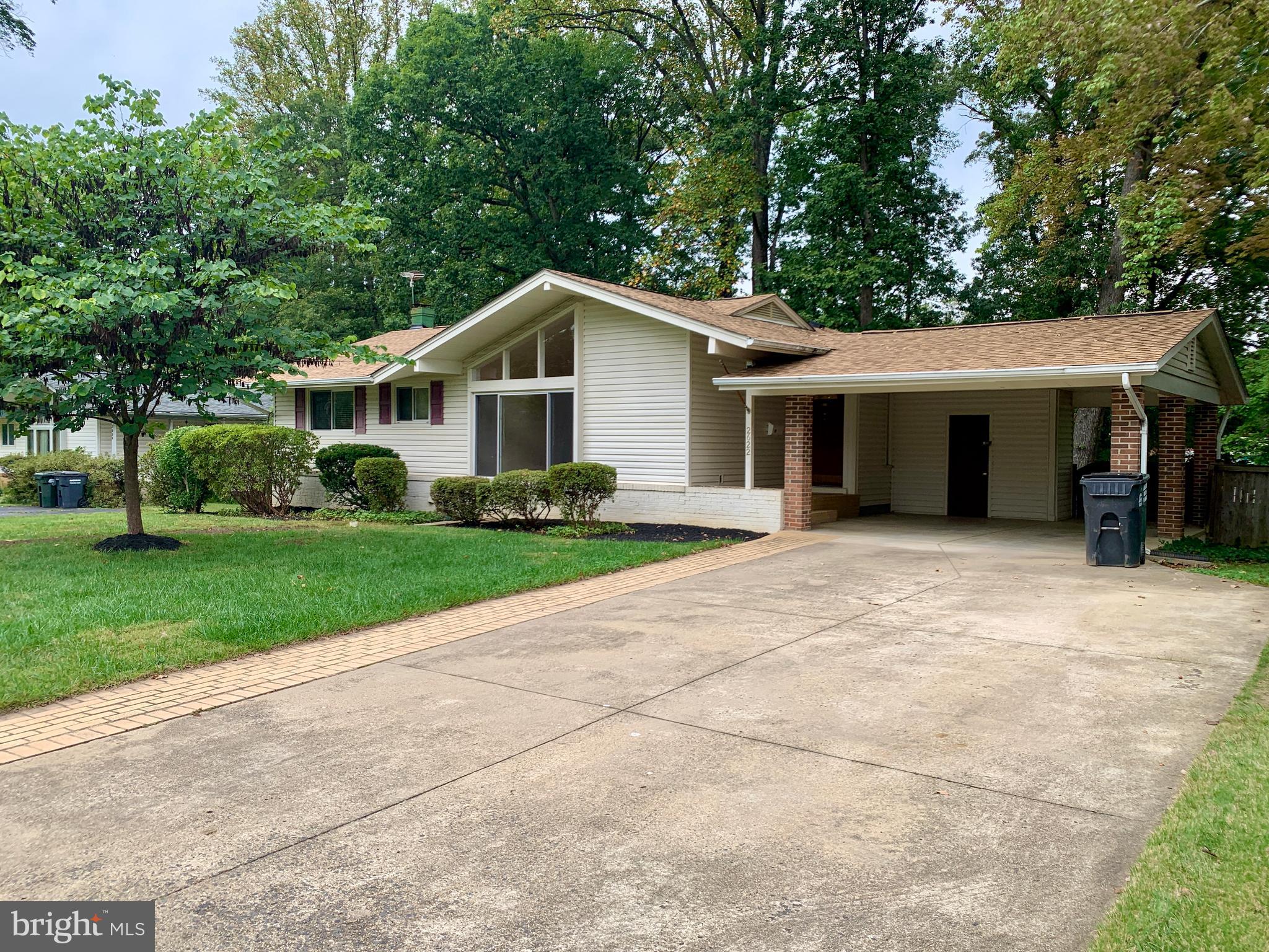 DUNN LORING WOODS - Residential Lease