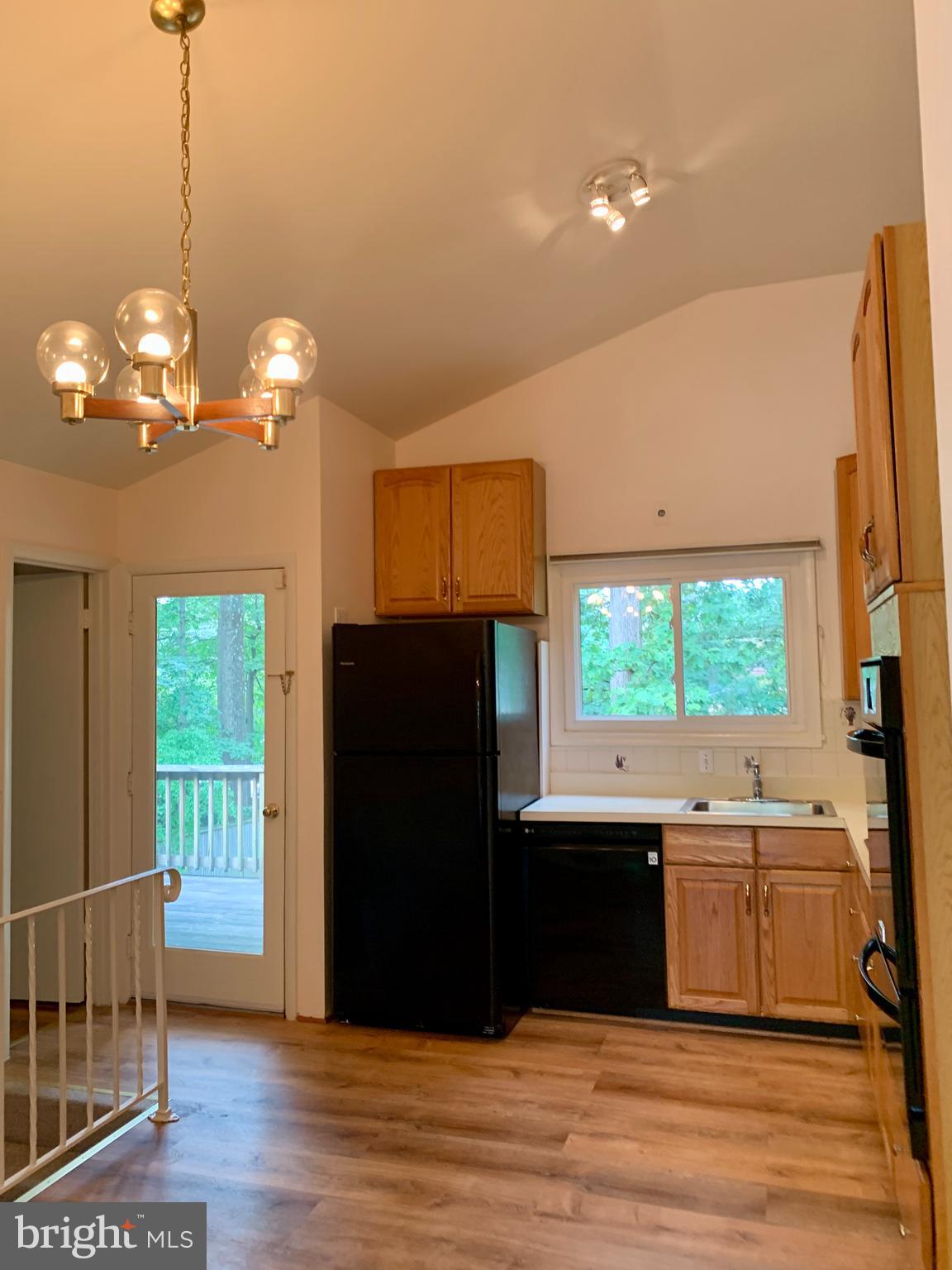 DUNN LORING WOODS - Residential Lease