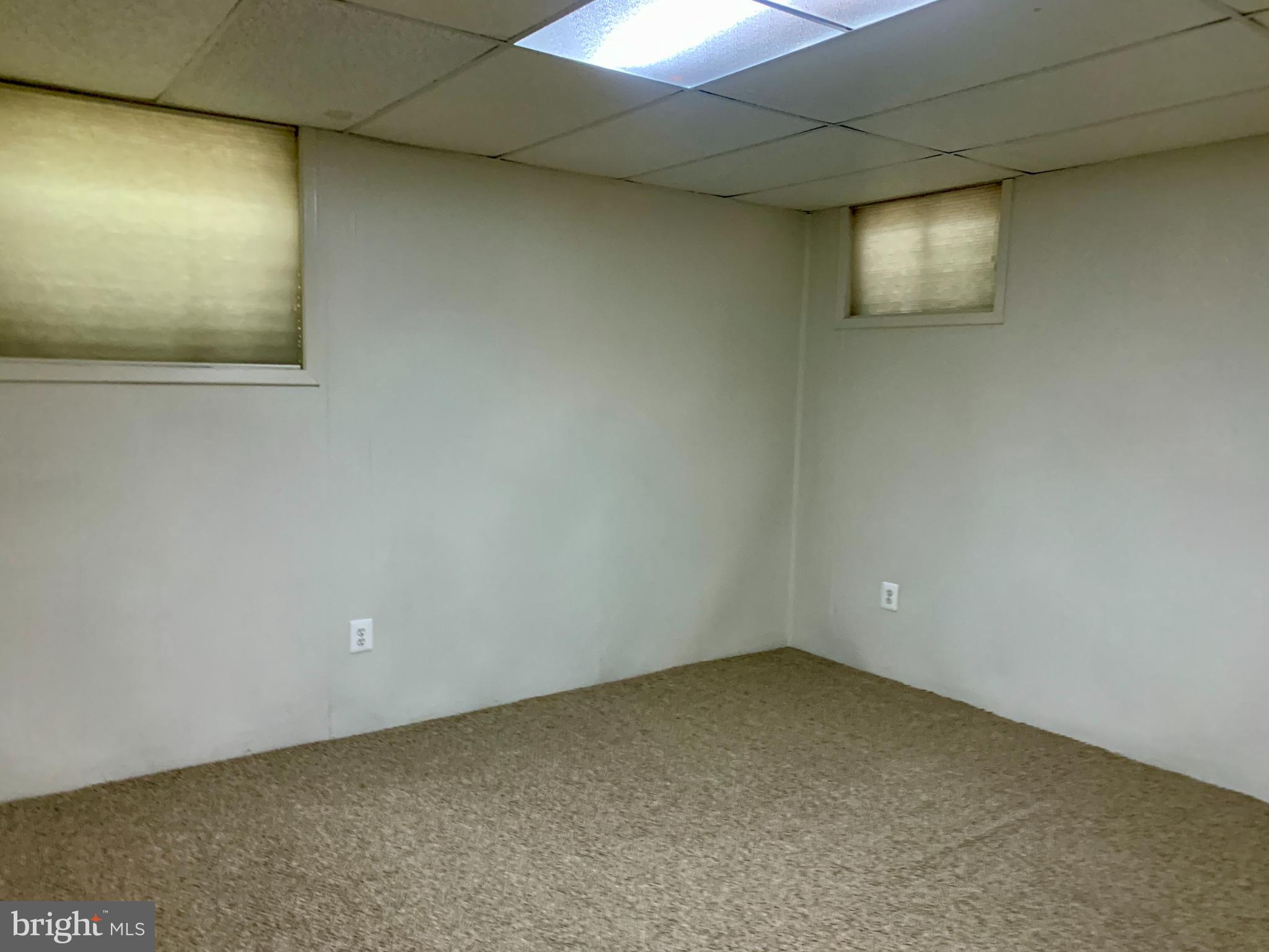 DUNN LORING WOODS - Residential Lease