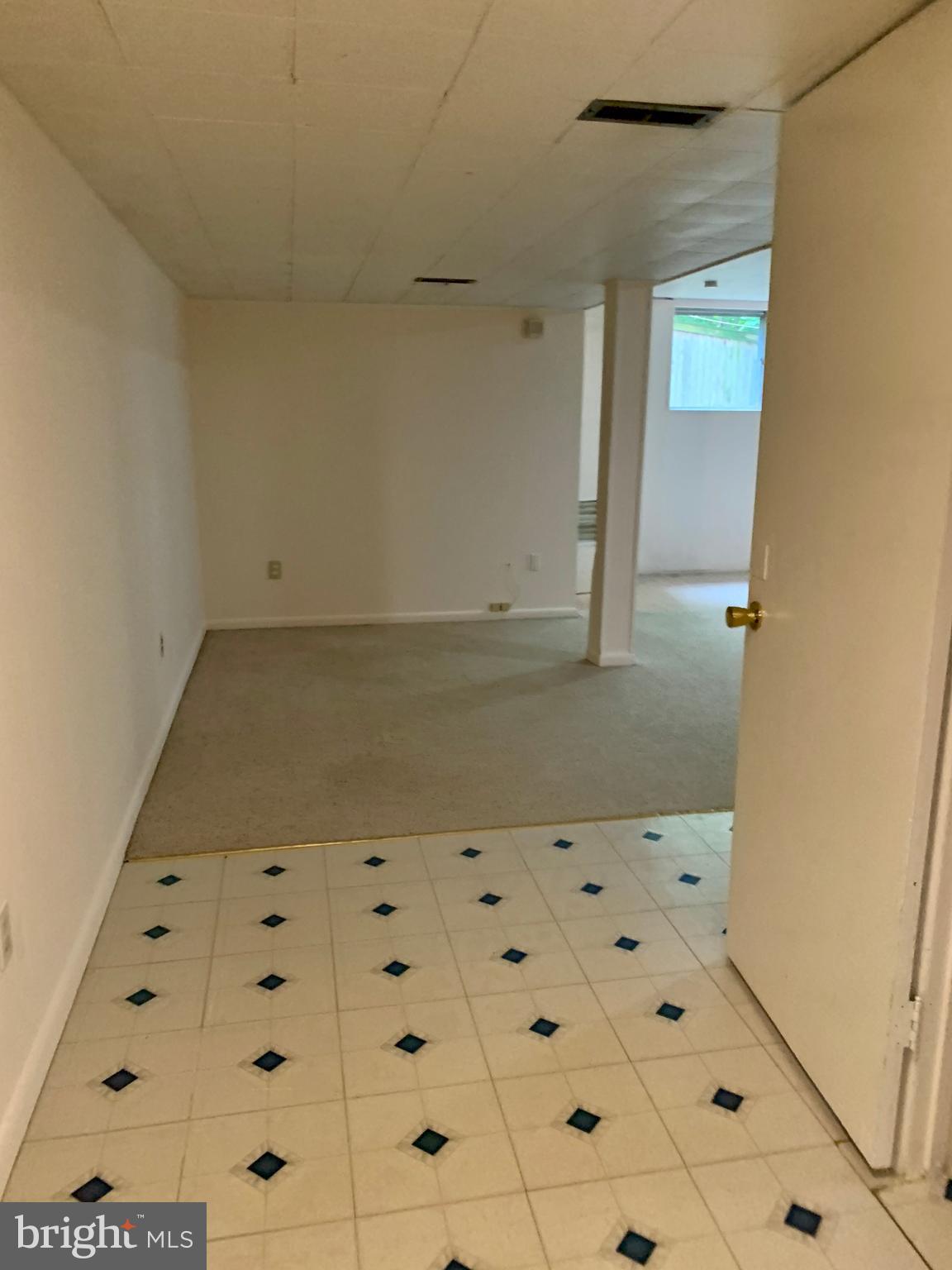 DUNN LORING WOODS - Residential Lease