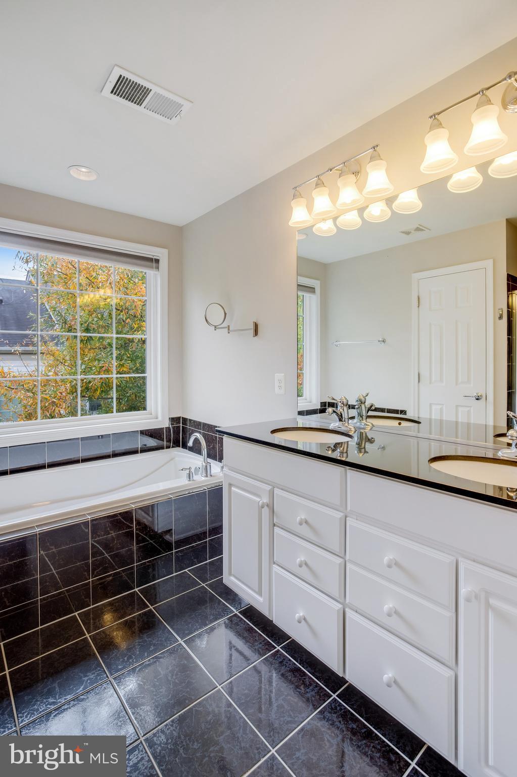 POTOMAC CLUB - Residential Lease