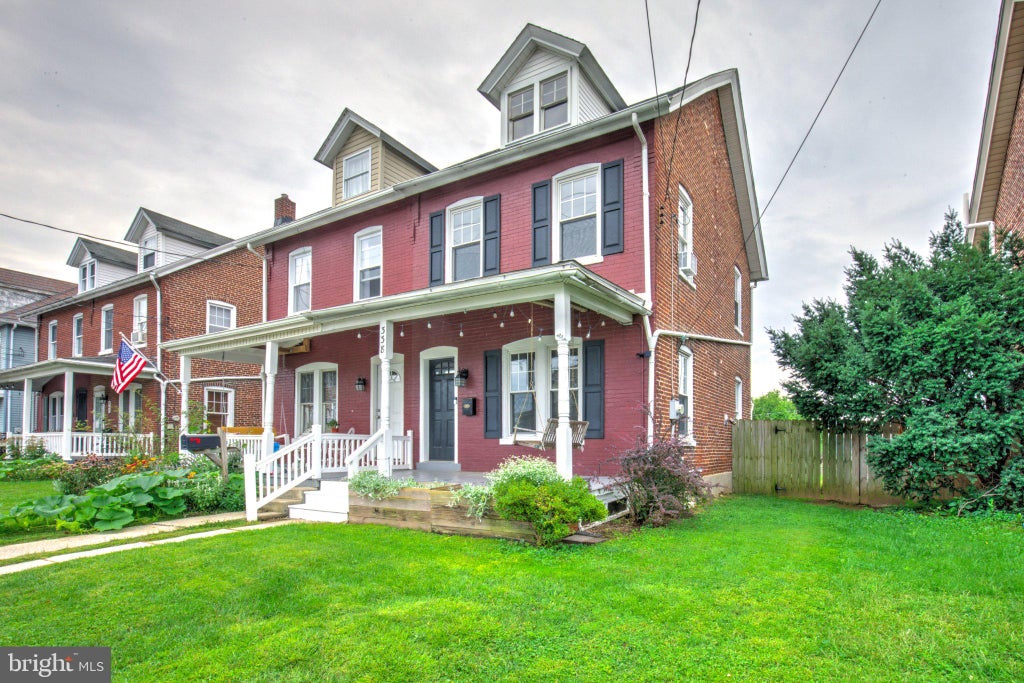 Photo of 338 E Jackson Street, NEW HOLLAND, PA 17557 (MLS # PALA2094662)
