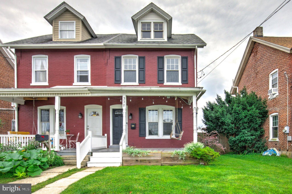Photo of 338 E Jackson Street, NEW HOLLAND, PA 17557 (MLS # PALA2094662)