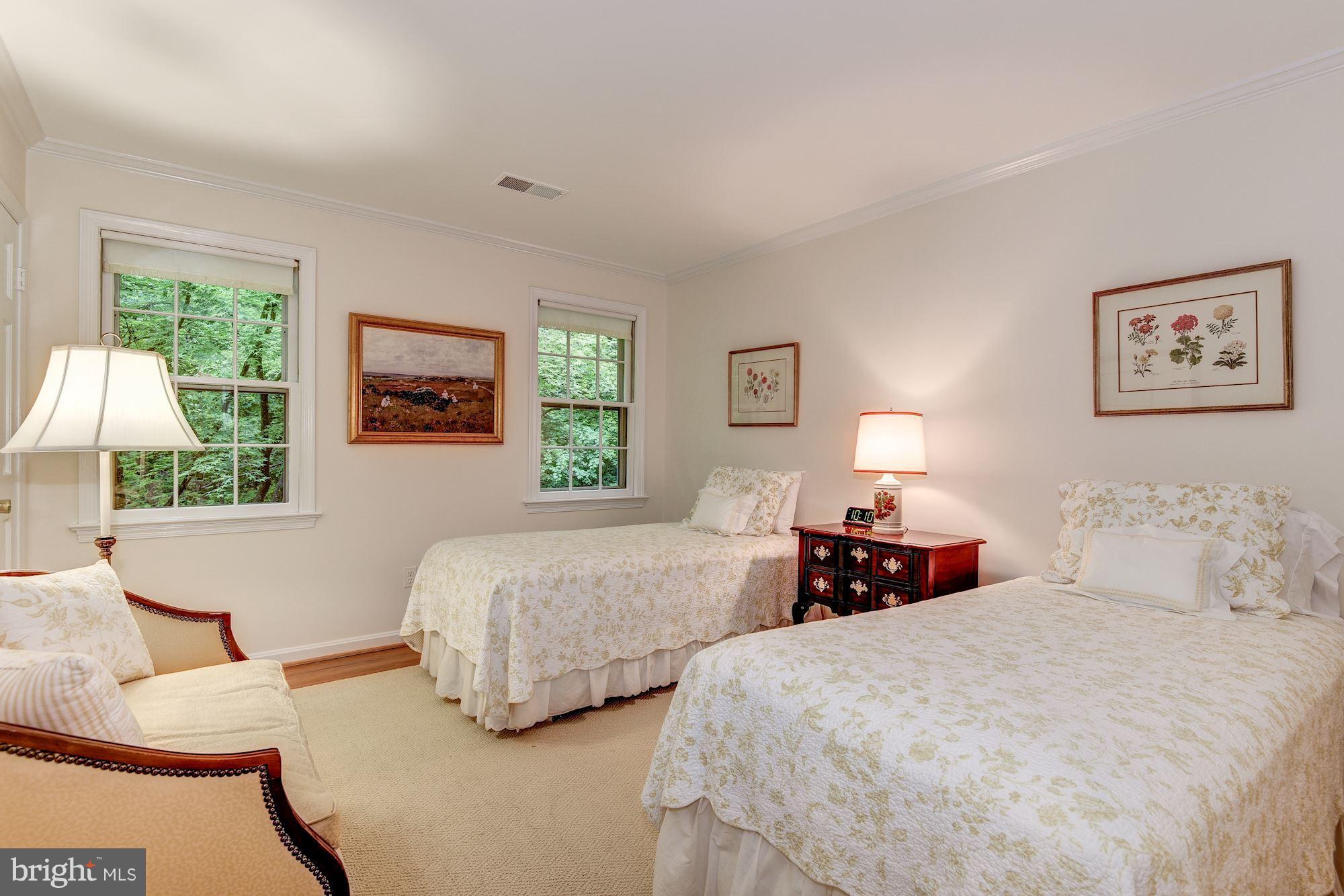 RIVER FALLS - Residential