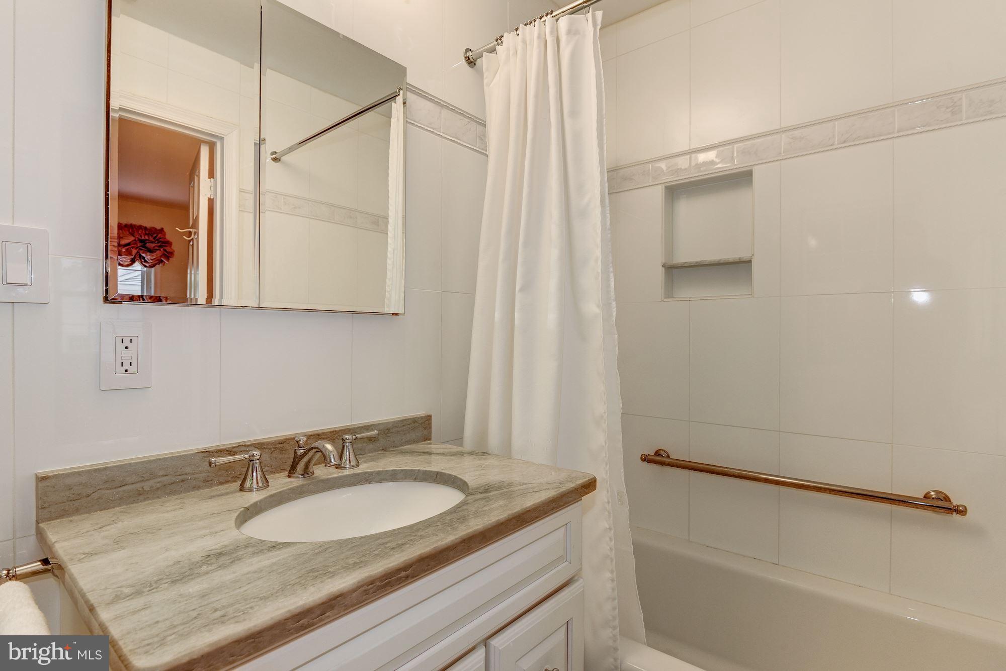 RIVER FALLS - Residential