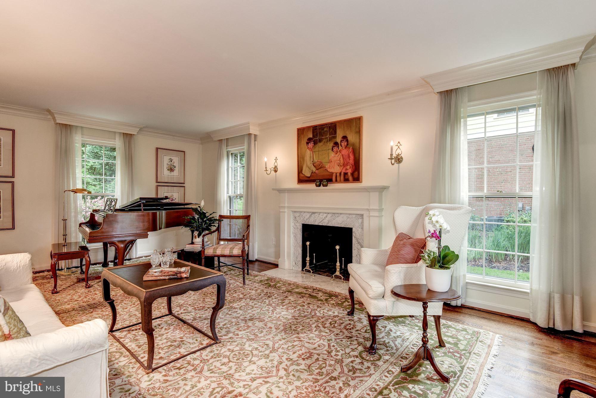 RIVER FALLS - Residential