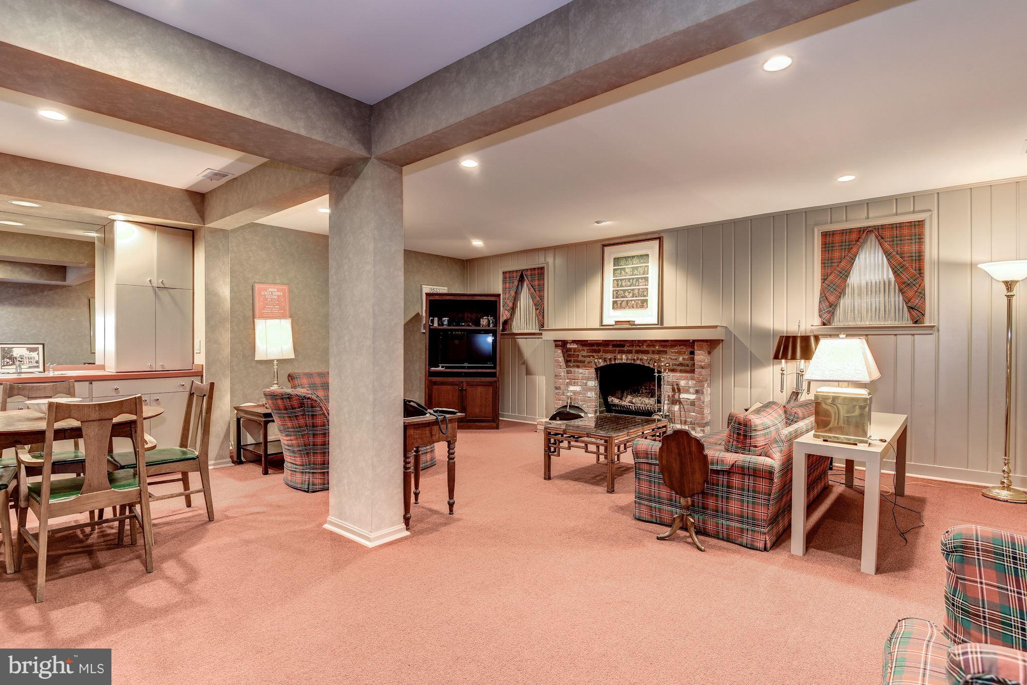 RIVER FALLS - Residential